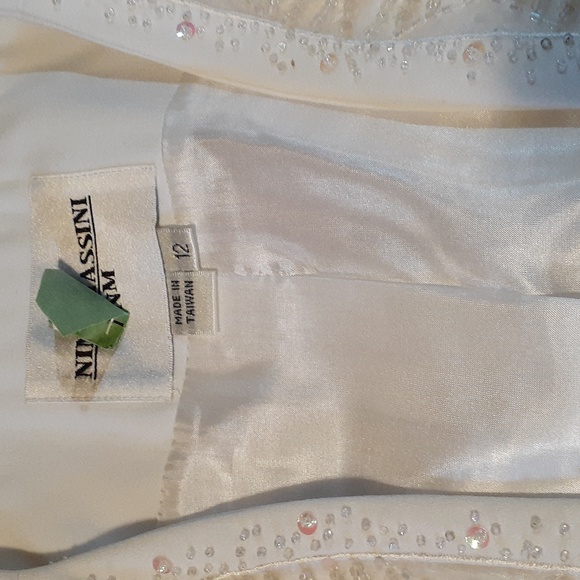 white womens suit - Picture 3 of 8